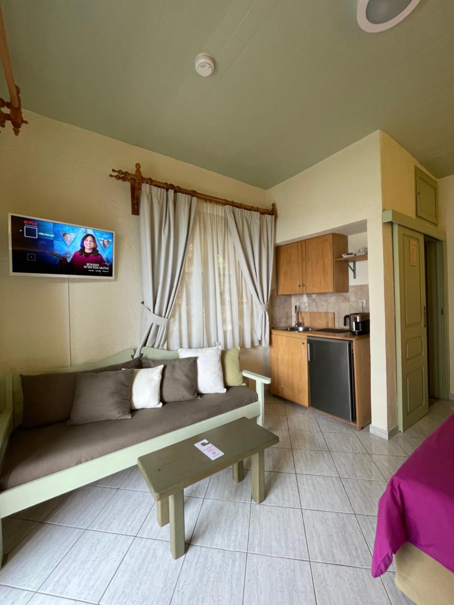 Villa Georgia Apartments & Suites Kalamaki  Ruang foto